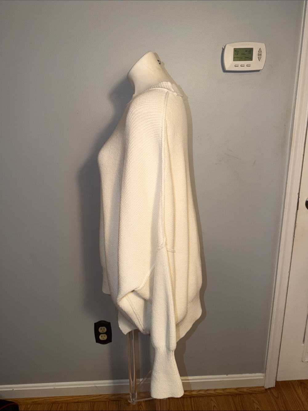 Free People Ladies Easy Street Tunic Sweater in Painted White. Medium. Oversized - Picture 8 of 15